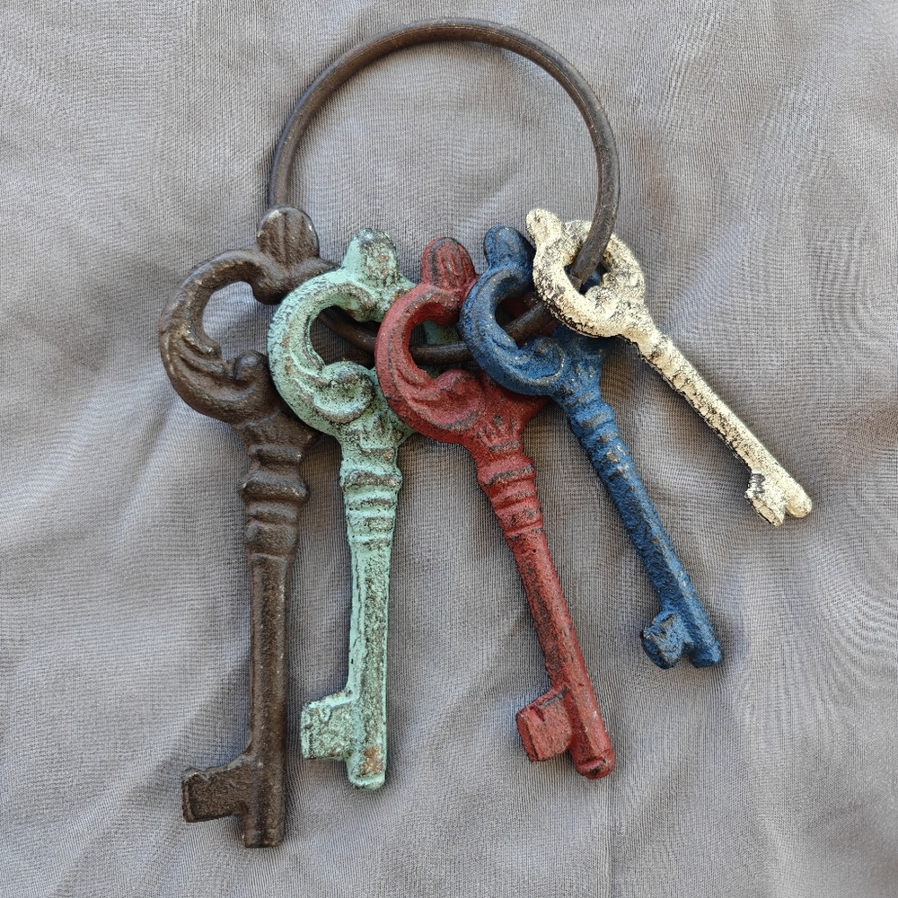 Vintage Style Multicolor Skeleton Keys